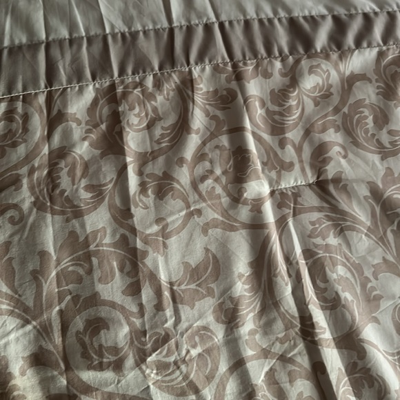 King 3 piece comforter set - Picture 3 of 5